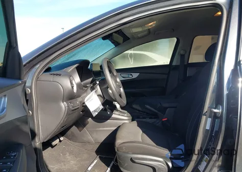 2024 Kia Forte Lx из США, поврежденный, VIN 3KPF24AD5RE823640